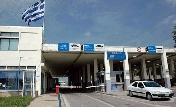 Μπαλάκι ευθυνών για τις ουρές στο Τελωνείο Κήπων - Αναρμόδια δηλώνει η ΑΑΔΕ