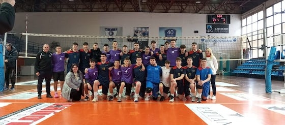 Η ομάδα αγοριών στον τελικό που διεξήχθη στην Αλεξανδρούπολη, επικράτησε 2-0 σετ του ΓΕΛ Κρηνίδων της Καβάλας.