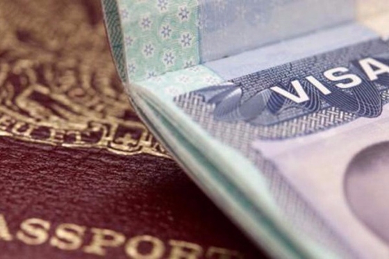 Mε επαναφορά της βίζας απειλούν οι Αμερικανοί αν δεν αλλάξουμε ταυτότητες