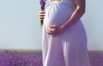 Ένα νέο ζευγάρι της Κομοτηνής που επιθυμεί να μεγαλώσει την οικογένεια του.