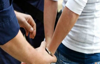 Αυτή τη στιγμή έχει γυρίσει στο σπίτι της και στα άλλα δύο παιδιά της και σύμφωνα με πληροφορίες είναι σε άσχημη ψυχολογική κατάσταση.