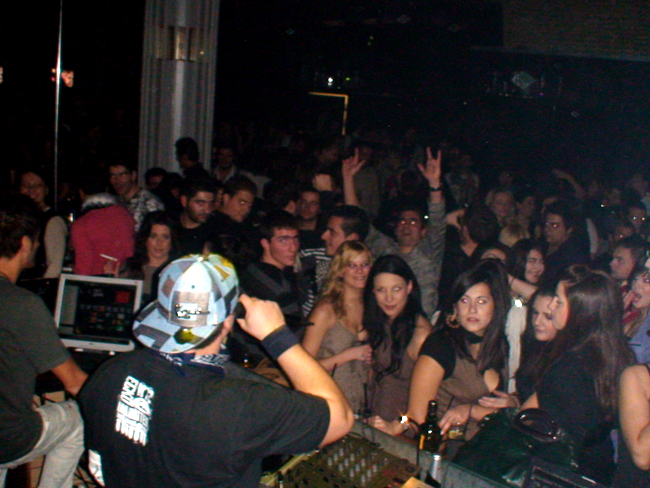 Χαμό προκάλεσε στο Prive Club ο Dj AK!