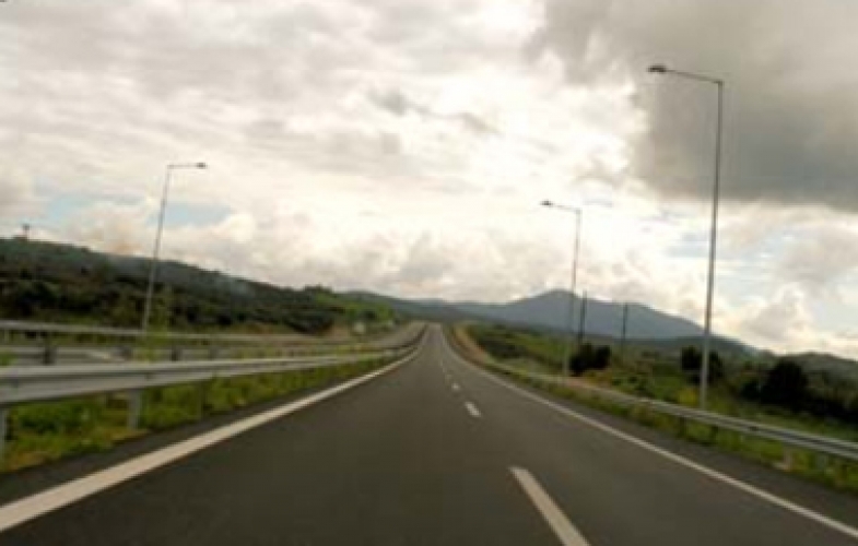 Να διασχίζει κά­ποιος την Εγνατία και να του κόψει το δρόμο ένα σκύλος! 