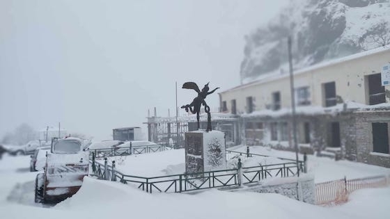 Στην Χώρα Σαμοθράκης το χιόνια έχει σκεπάσει τα πάντα (φωτ:Μανιώτης Στέφανος) 