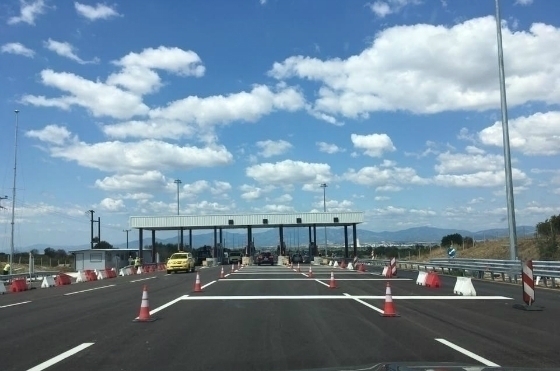 Σε δύο περιπτώσεις η τιμή των διοδίων μειώνεται, ενώ σε μια άλλη η τιμή σχεδόν διπλασιάζεται!