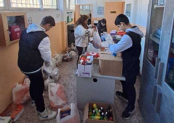 Γονείς και μαθητές έδειξαν έμπρακτα τη στήριξή τους, συγκεντρώνοντας μεγάλη ποσότητα τροφίμων.