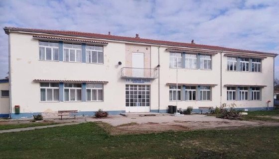 Αυτό είναι το παλιό δημοτικό σχολείο Καστανιών στον Έβρο.