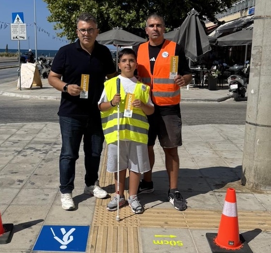 Ο  Αντιδήμαρχο Καθημερινότητας, Τεχνικών έργων και Πολεοδομίας Γιάννης Ναϊτίδης με τον μικρό Λέανδρο.