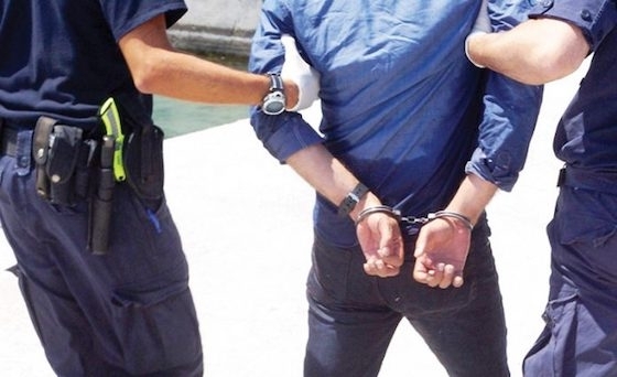 Η σύλληψη πραγματοποιήθηκε από αστυνομικούς της Υποδιεύθυνσης Δίωξης και Εξιχνίασης Εγκλημάτων Αλεξανδρούπολης.