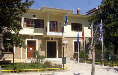 Μετά από τον κ. Αντωνιάδη και ο κ. Κούμπης.