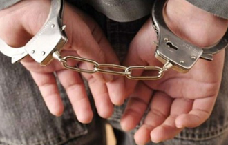 Οδηγήθηκε με την διαδικασία του αυτοφώρου στην Εισαγγελία με την κατηγορία του εμπρησμού από πρόθεση.