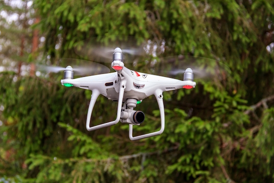 Τα δυο drones θα λειτουργούν επί 24ωρου βάσεως, ελέγχοντας τις περιοχές με προσωπικό 4 πιλότων.