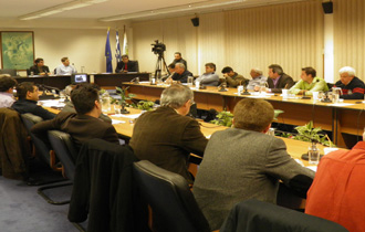 Η πρώτη συνεδρίαση στις 18:00 και η δεύτερη στις 19:30.