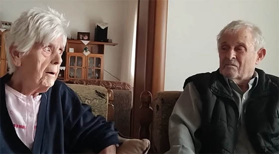 Τα χρήματα προέρχονται από τις οικονομίες μιας ζωής που τις έκαναν δουλεύοντας ως μετανάστες στη Γερμανία.