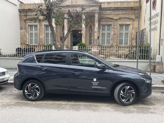 Το αυτοκίνητο που αγοράστηκε με την δωρεά των χρημάτων.