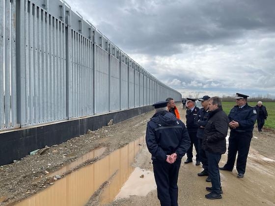 «Συνεχίζουμε την κατασκευή του φράχτη. Θωρακίζουμε τα σύνορα στον Έβρο», δήλωσε ο κ. Μιχάλης Χρυσοχοΐδης.