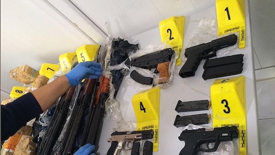 Τα όπλα εντοπίστηκαν σε φορτηγό από την πλευρά της Τουρκίας που θα έκανε είσοδο στην Ελλάδα.(φωτογραφία αρχείου από το Anadolu ajansi)