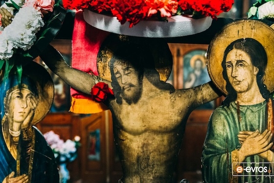 Οι πιστοί καλούνται να συμμετάσχουν στο Θείο Δράμα και στην προσμονή της Αναστάσεως μέσα από ένα πρόγραμμα που ξεκίνησε ήδη από την Κυριακή των Βαΐων.