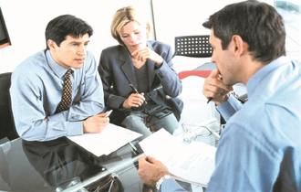 Τα προγράμματα κατάρτισης απευθύνονται σε ανέργους ή εργαζομένους ή αυτοαπασχολούμενους.