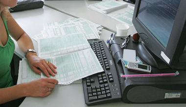  Για αιτήσεις που θα υποβληθούν έως και τις 30 Απριλίου, η καταβολή θα πραγματοποιηθεί έως και τις 10 Μαΐου.