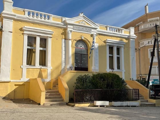 Ολοκληρώθηκαν οι απαραίτητες εργασίες συντήρησης από τα συνεργεία του δήμου, εξασφαλίζοντας την αποκατάσταση των ζημιών στο ιστορικό κτίριο.