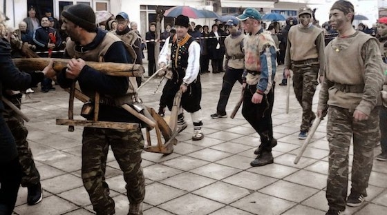 Αναβιώνει και φέτος το αποκριάτικο έθιμο του Μπέη στις Καστανιές του Έβρου