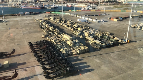 Εικόνες από το λιμάνι της Αλεξανδρούπολης.