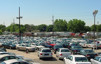 Το υπουργείο Οικονομικών προσανατολίζεται στην φορολόγηση των αυτοκινήτων βάσει της λιανικής αξίας και όχι βάσει της εργοστασιακής αξίας.