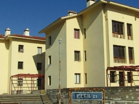Τα νέα αυτά κτίρια θα προσφέρουν συνολικά 700 νέες κλίνες, δηλαδή από 350 σε κάθε πόλη.