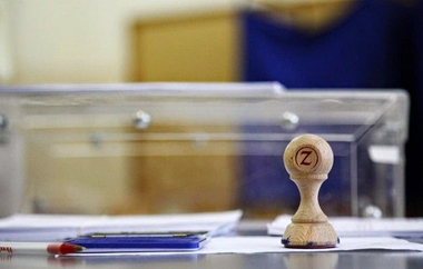 Αναστολή προσλήψεων, ανάκληση αδειών και διευκολύνσεις για την άσκηση του εκλογικού δικαιώματος.