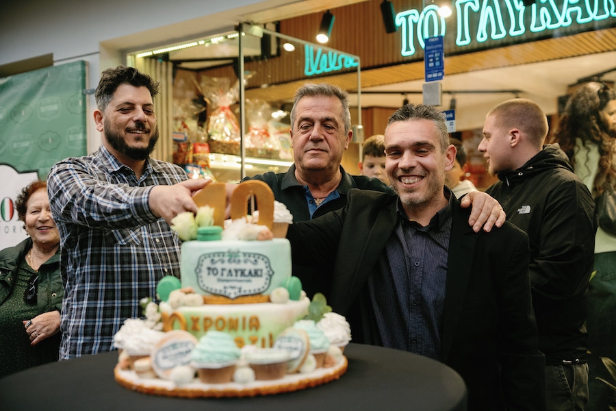 10 χρόνια έκλεισε το Ζαχαροπλαστείο "Το Γλυκάκι" με ένα πάρτυ που τα είχε όλα!
