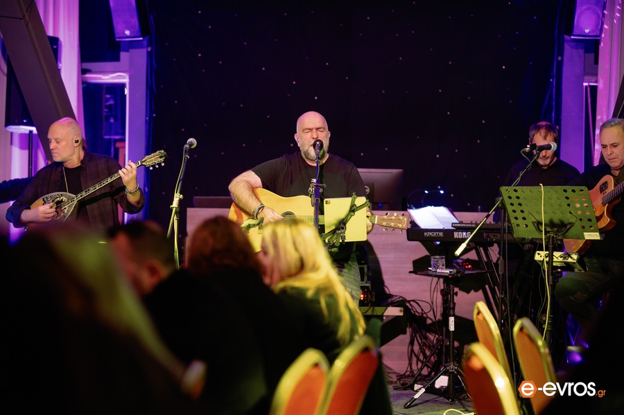 Στόκας και Βαρούχα συνεπήραν μουσικά την Αλεξανδρούπολη στο Theatro