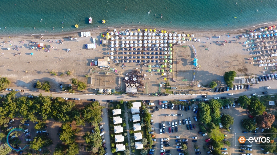 Τριανταφύλλου και Εchonomist στο super καλοκαιρινό πάρτυ του YaSu, στην Αγία Παρασκευή