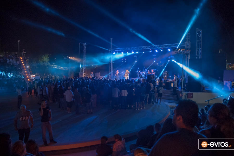 "Μπλέξαμε" με τον Βασίλη Παπακωνσταντίνου σε ένα υπέροχο live στο Αλτιναλμάζη