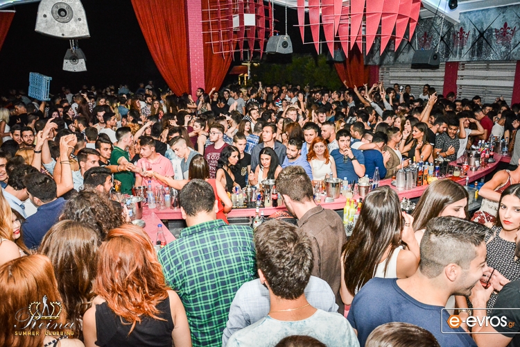 Πανικός στο Grand Opening Party του Reina Club.