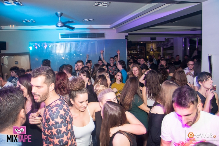 Παρασκευή MixTape με Deejay Tommy στο N.O.A Cafe - Bar.