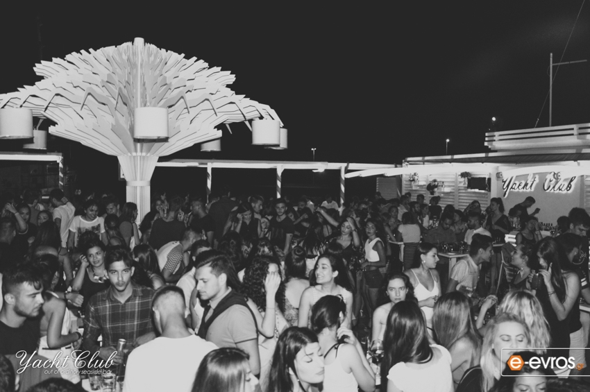 Opening για την "ταράτσα της διασκέδασης", το Yacht club, στην Αλεξανδρούπολη