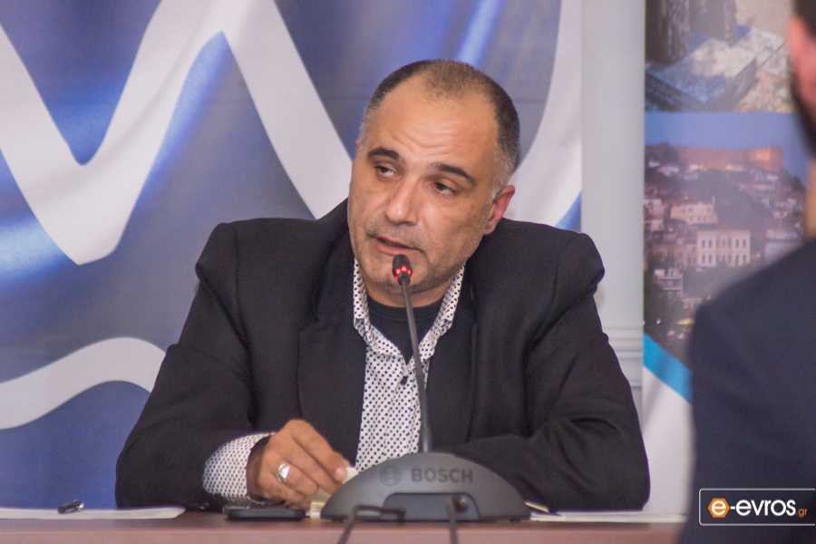 ΓΡΙΜΟΡΙΟ: Ο Χρήστος Δούκας παρουσίασε την ποιητική του συλλογή στο Νομαρχείο
