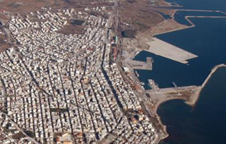 To τοιχίο μήκους 145 μέτρων και επιφάνειας 755 τ.μ. αποτελούσε 'εμπόδιο'.