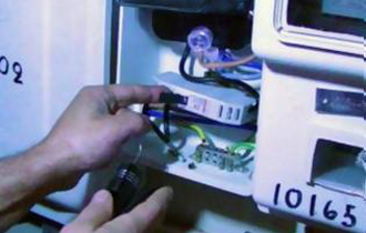 Η ΔΕΗ  αποφάσισε να διακόψει την παροχή ρεύματος.