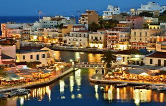 Δεν είναι τυχαίο πως όποιος πάει μια φορά στην Κρήτη, αφ' ενός θέλει οπωσδήποτε να ξαναπάει και αφ' ετέρου αισθάνεται.. λίγο Κρητικός!