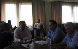 Θέμα της σύσκεψης τα προβλήματα που προκύπτουν με την αγορά των εργοστασίων από εταιρεία ξένων συμφερόντων.