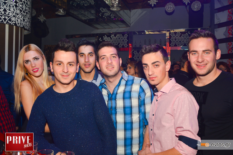 Υποδεχτήκαμε το νέο χρόνο με πολύ χορό στο Prive club.