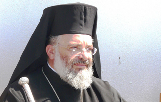 Ένας νεαρός άντρας άρπαξε το αυτοκίνητο του Μητροπολίτη Διδυμοτείχου και εξαφανίστηκε.