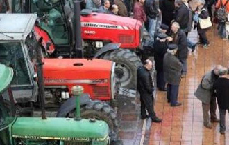 'Δεν έχουν το δικαίωμα να ζητάνε από τους αγρότες και κτηνοτρόφους να πληρώσουν επιπλέον χαράτσι ανά δήλωση'.