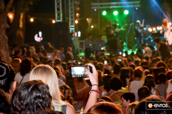 Με τρία δυνατά ονόματα και πολλά τοπικά παραδοσιακά μουσικά σχήματα και πλήθος πολιτιστικών συλλόγων η "Γιορτή Κρασιού 2017" μας υπόσχεται μια εβδομάδα με δυνατά συναισθήματα και κέφι