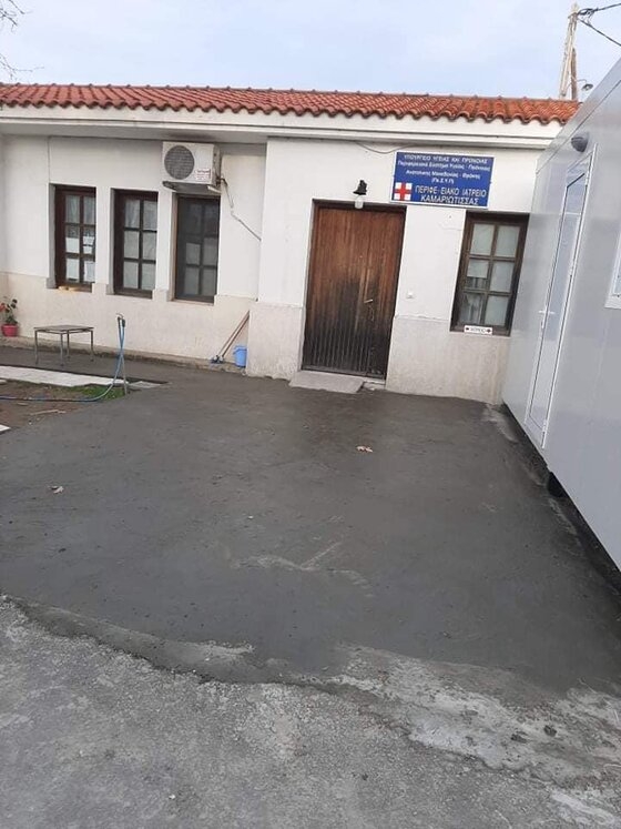 Με δωρεές κατοίκων του νησιού αποκαταστάθηκε ο αύλειος χώρος του Κέντρου Υγείας Σαμοθράκης