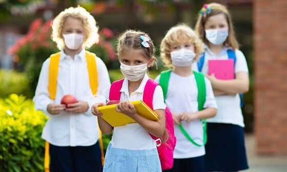 Έχουν ξεκινήσει οι δοκιμές του εμβολίου και στα παιδιά.