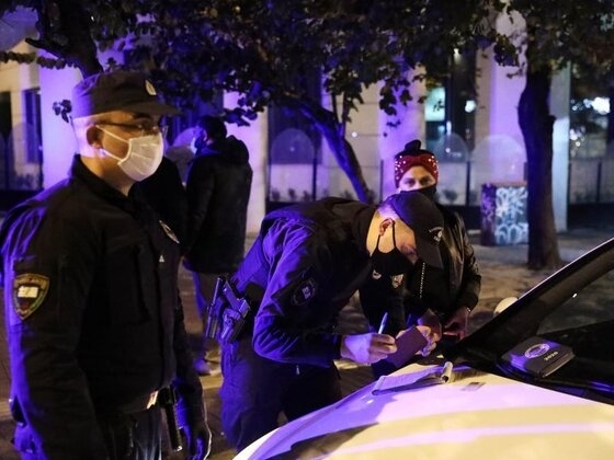 Συνεχίζονται οι έλεγχοι σε όλα τα μαγαζιά