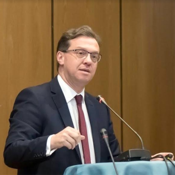 Ο Δρ. Μ. Μιχαηλίδης, λέκτορας στην Νομική Σχολή του Πανεπιστημίου Λευκωσίας.